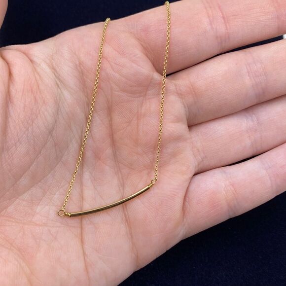 💛 14k Yellow Gold Plated Bar Necklace - Picture 4 of 5